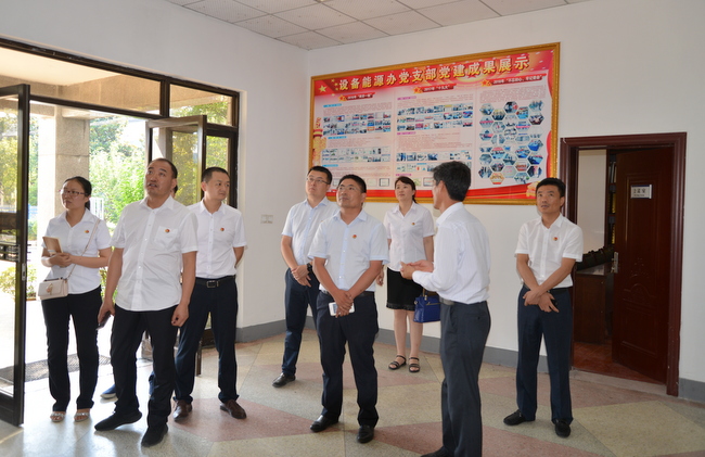 深入貫徹 &ldquo;四學(xué)四比&rdquo; 提升黨務(wù)工作水平 (1).JPG